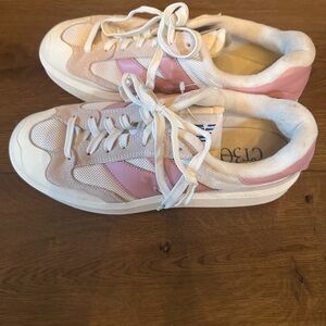 NWOB New Balance CT302 Sneakers